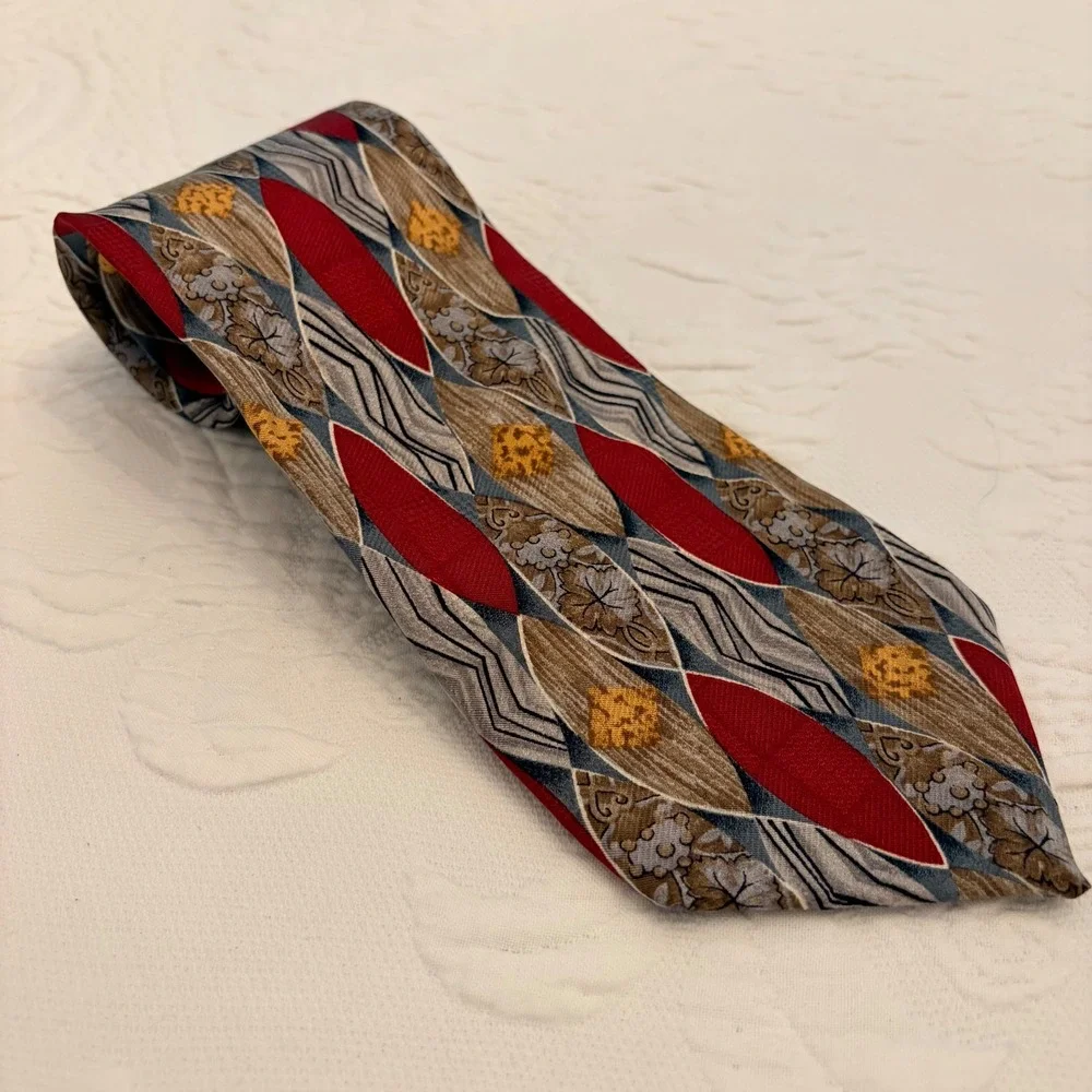 Guy Laroche Diffusion Silk Tie Red Grey Tan Geometric Diamond Pattern Canada